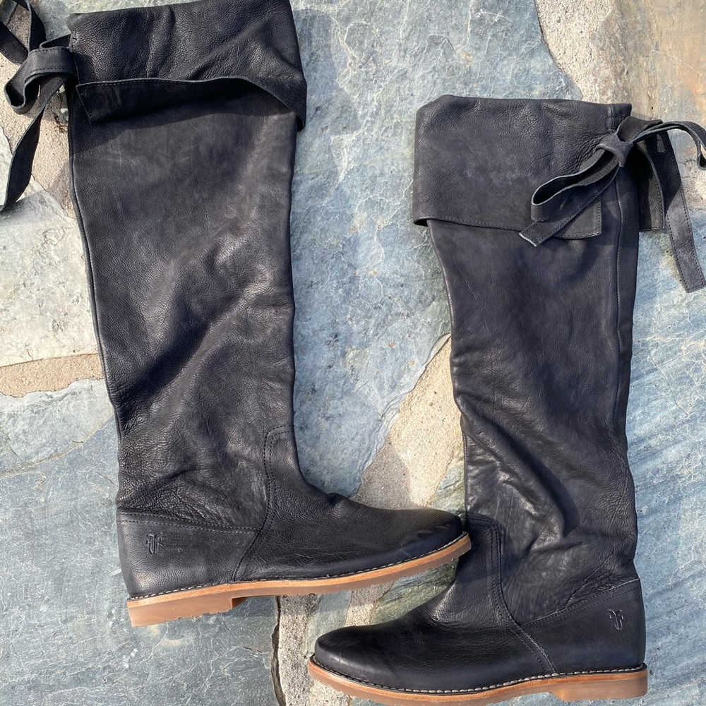 Ladies size 7.5 Frye boots black EUC